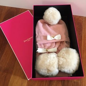 NWT Juicy Couture Girls Pom Pom Hat & Scarf Set